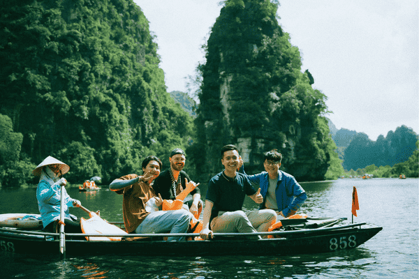 Scenic Boat Ride in Ninh Bình, Vietnam
